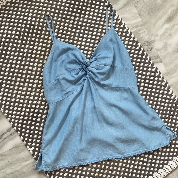 Old Navy women’s S chambray camisole - Picture 2 of 4